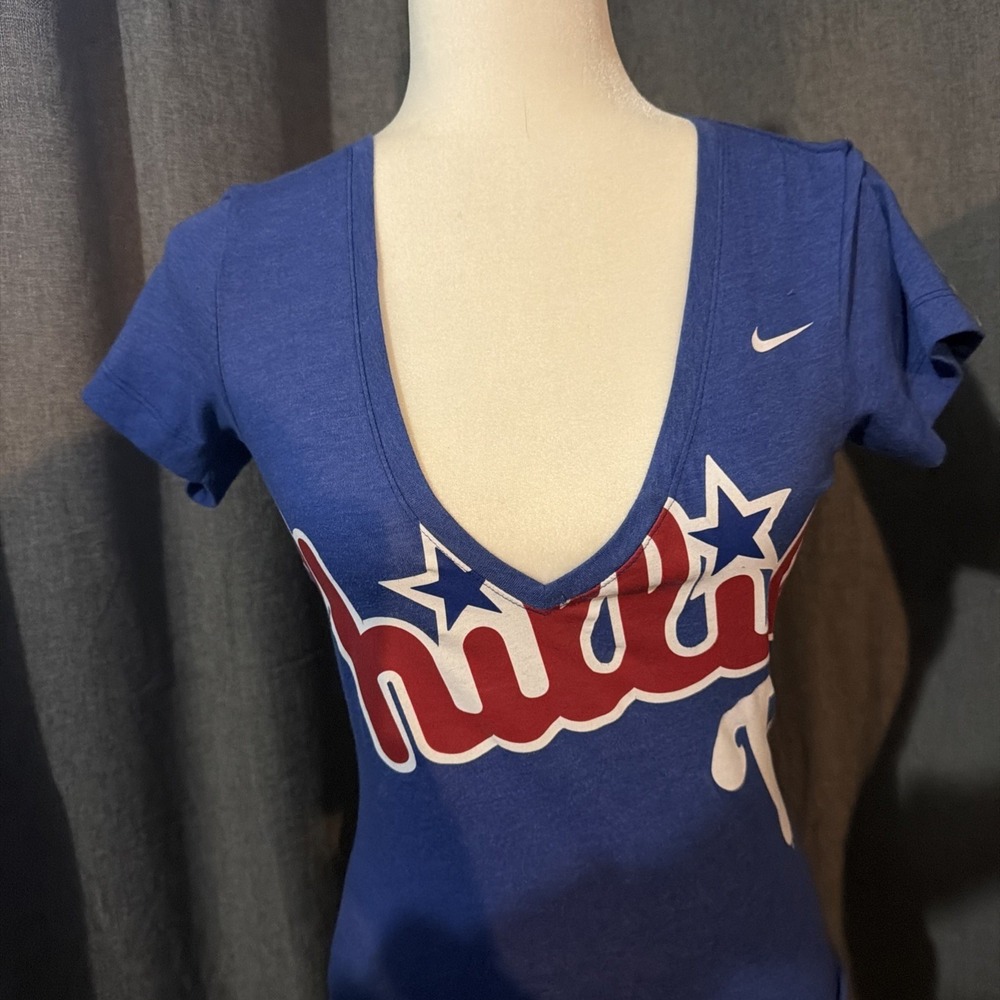Nike Philadelphia Phillies MLB V-Neck T-Shirt Womens XS Blue Short Sleeve Star